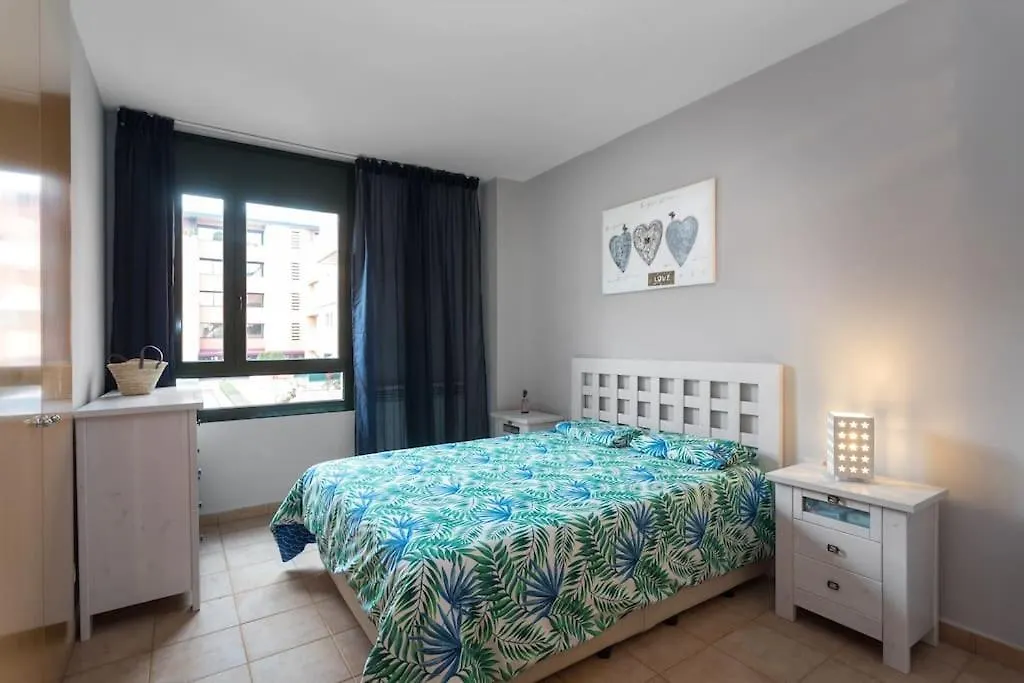 Nice & Spacious Flat With Pool Near Fenals Beach 료렛 드 마르 아파트
