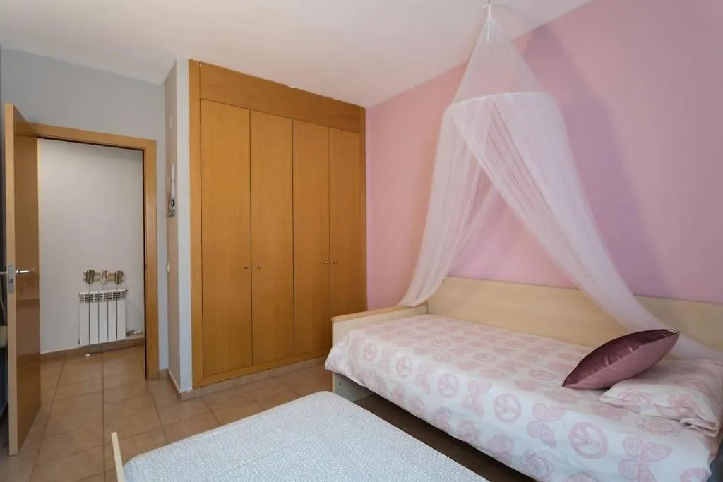 Nice & Spacious Flat With Pool Near Fenals Beach 료렛 드 마르