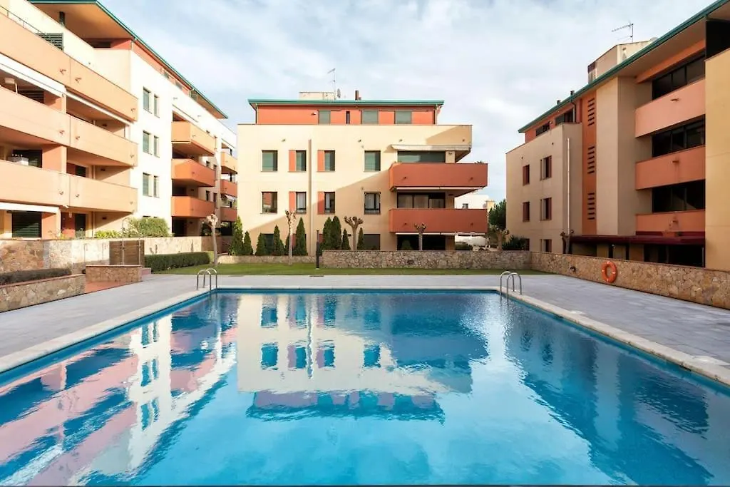 Nice & Spacious Flat With Pool Near Fenals Beach Lloret de Mar